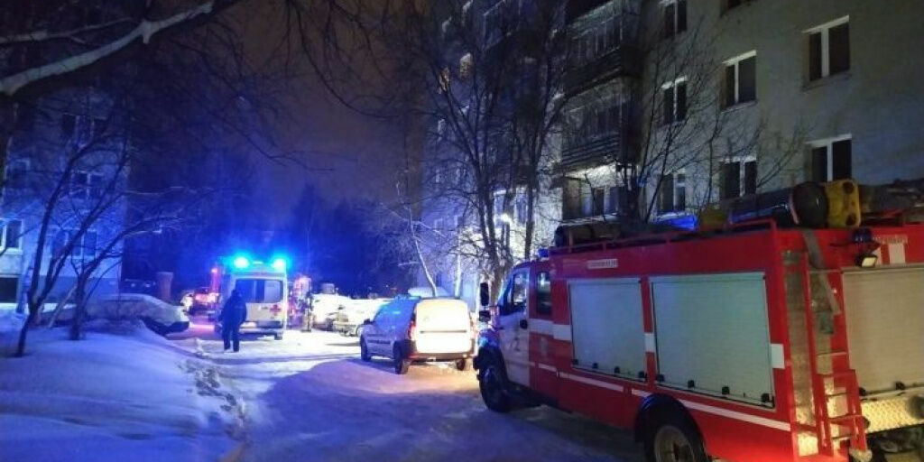 Seven adults and a child burned down in a high-rise building in Yekaterinburg