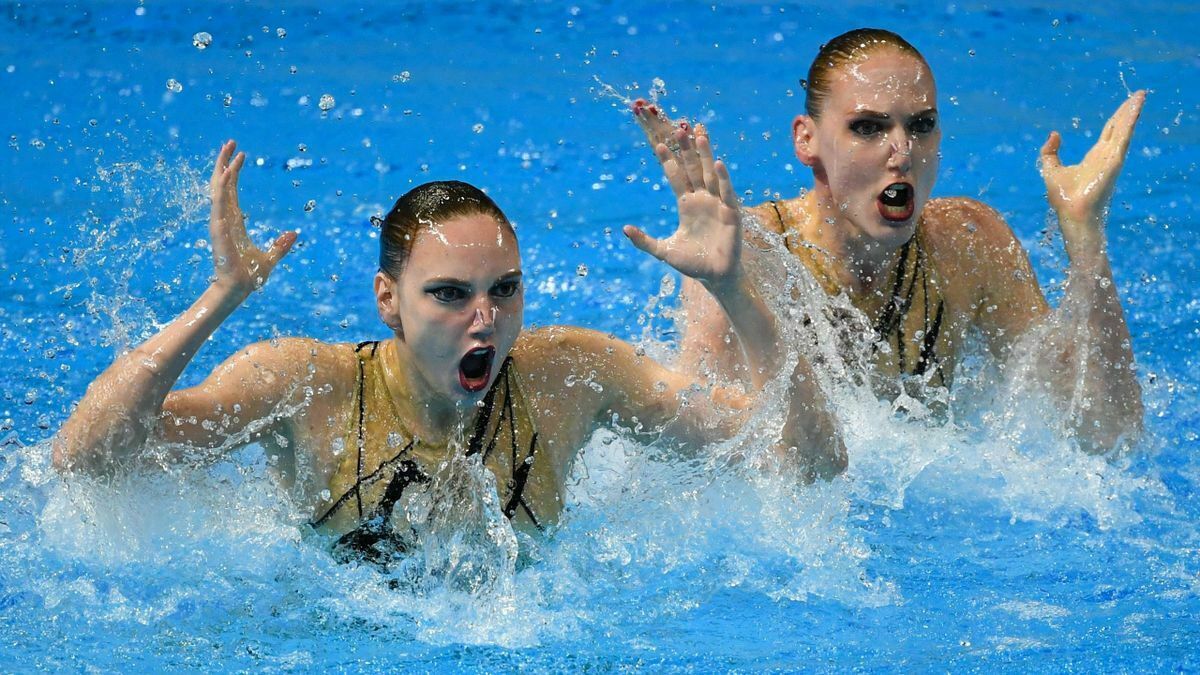 Russian synchronized swimmers forced to remove the image of a bear from the swimwear at the Olympics