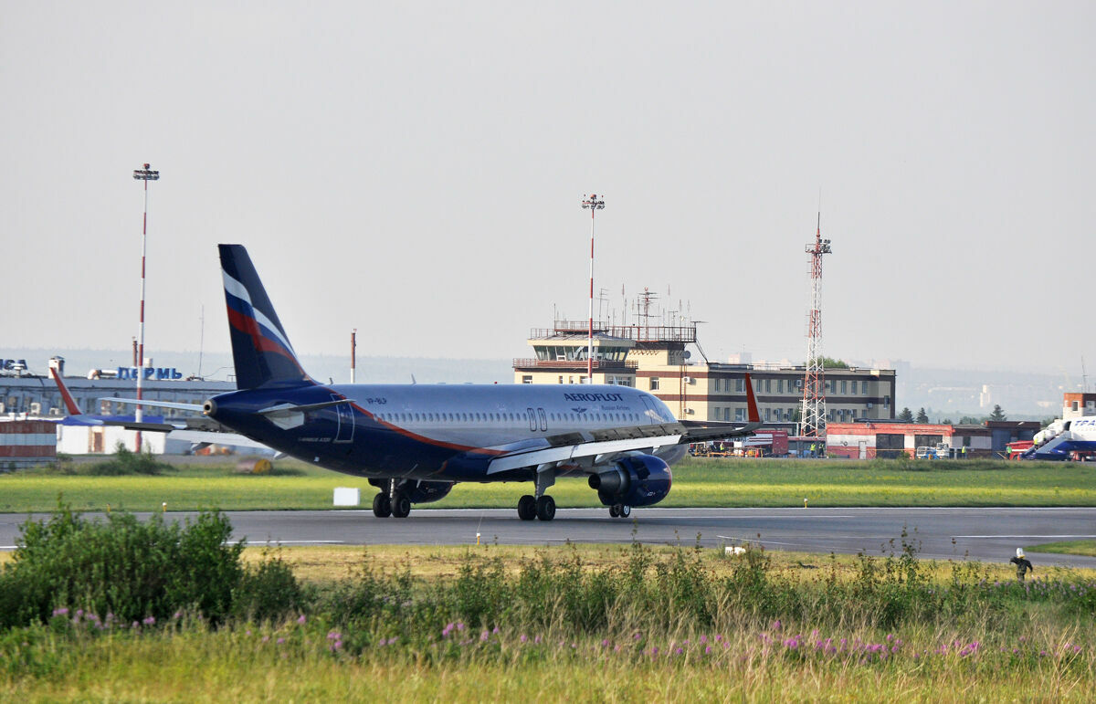 And the superjet again! Malfunctioned Aeroflot plane landed in Perm