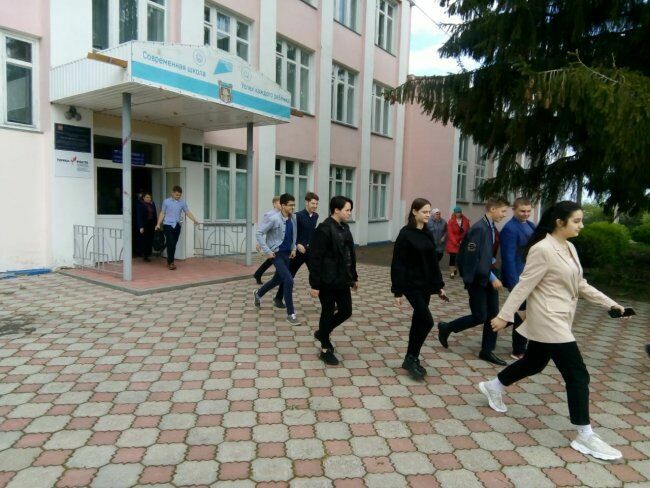 School in Kazan was evacuated after reports of a bomb planted in it
