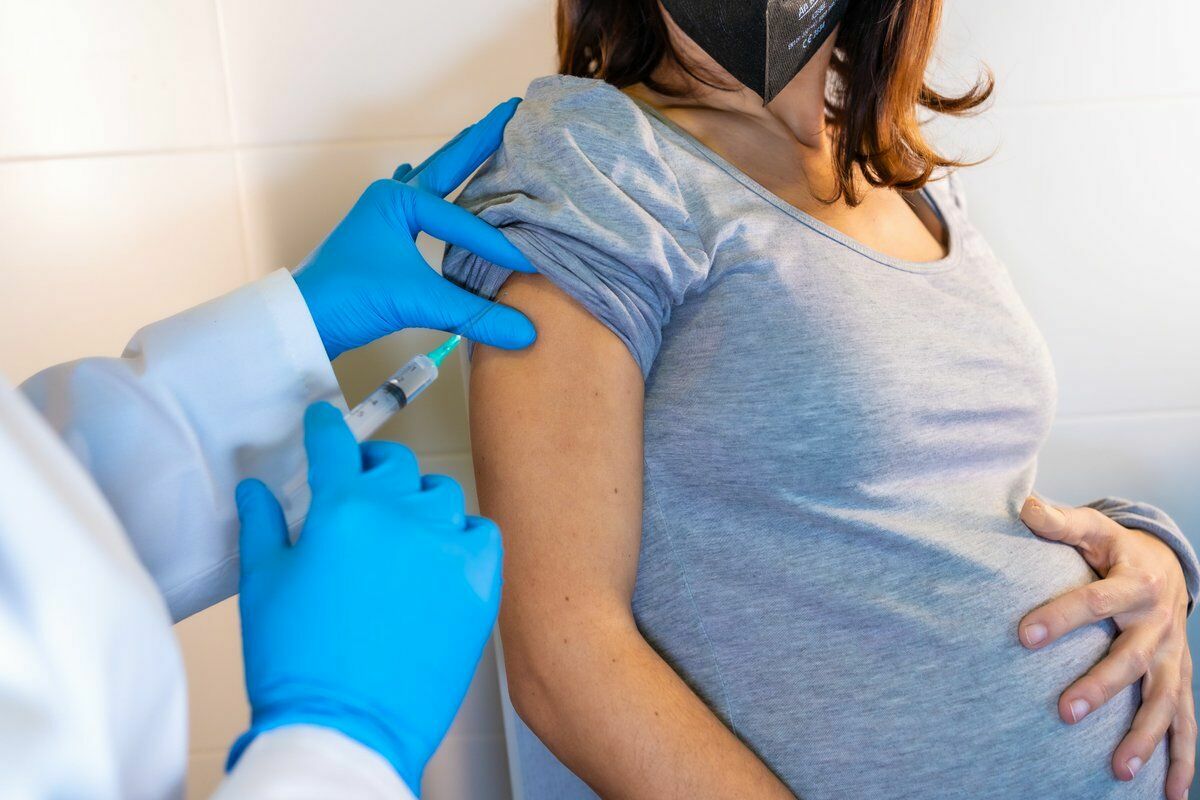 It will not hurt, but will save! Doctors denied rumors about the dangers of vaccinations for pregnant women