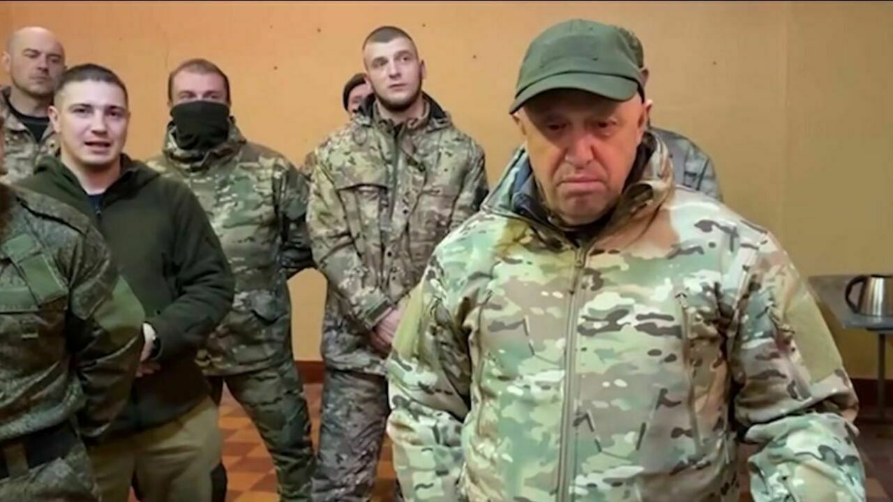 Yevgeny Prigozhin announced the removal of criminal records from the first group of fighters of the Wagner PMCs