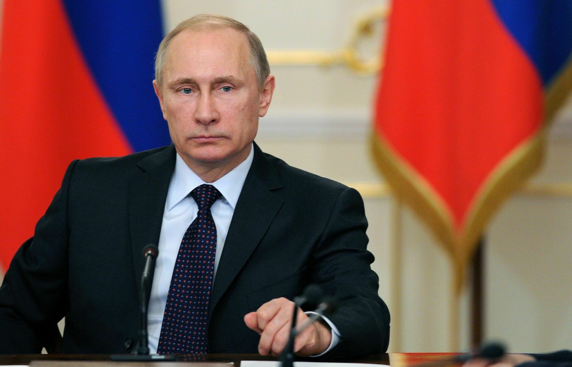 “Drag out the gimp”: Putin rebuked the regions for small additional payments to the doctors