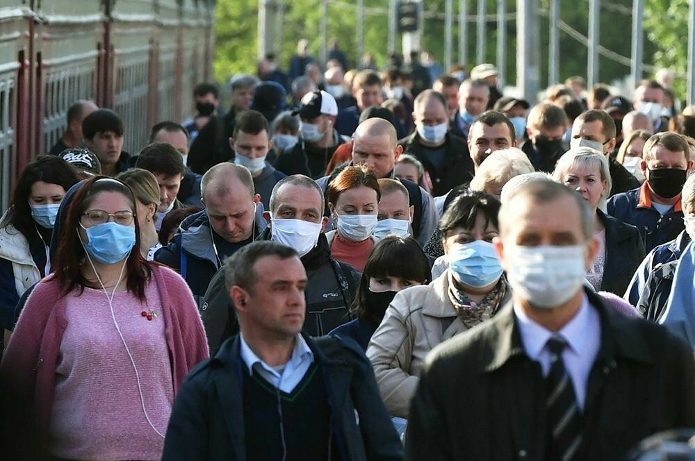 Covid restrictions will remain in place until 60 million Russians get vaccinated