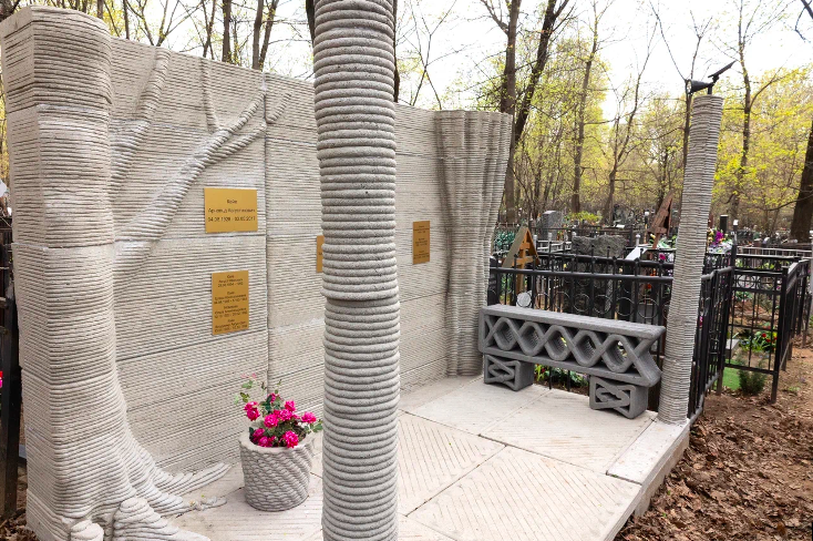 3D-printing has reached cemeteries: a tombstone created by a printer appeared in Moscow