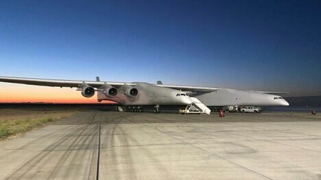 Самый большой в мире самолет-носитель Roc

