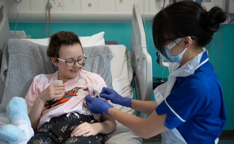 13-year-old English girl cured of leukemia with genetically modified cells