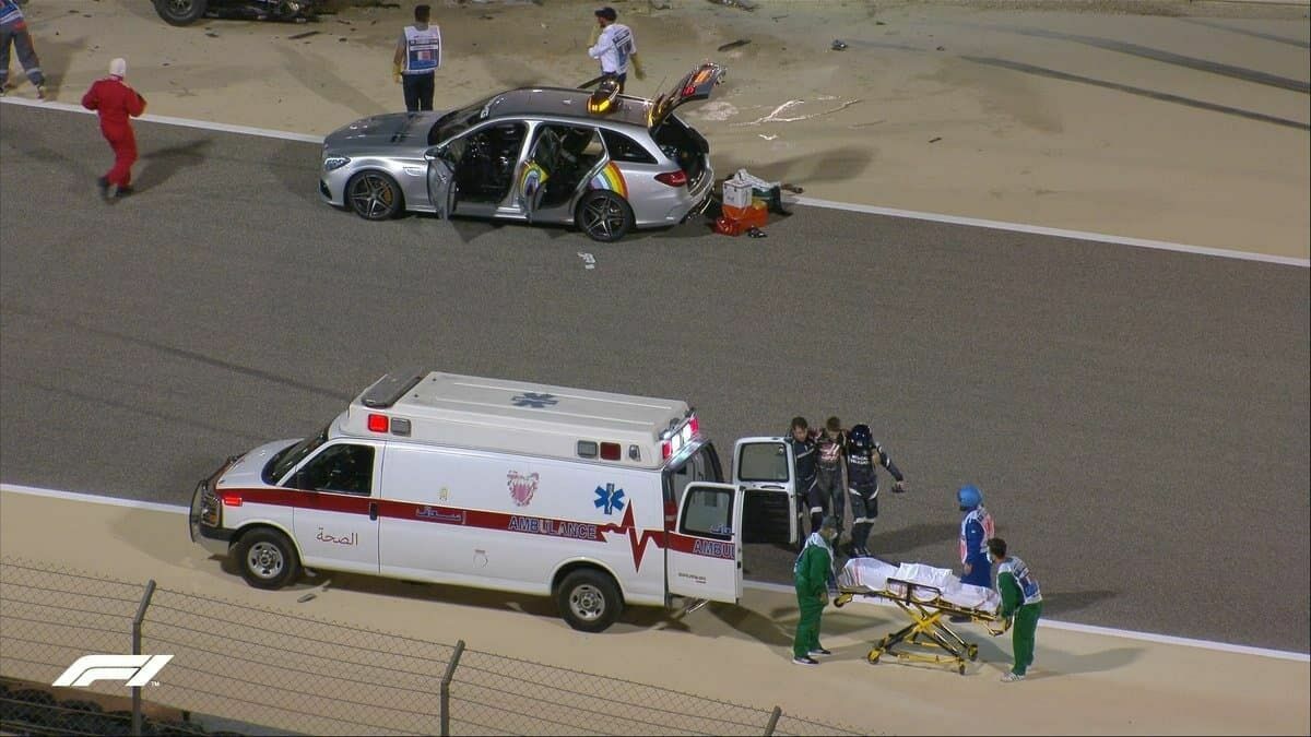 Grosjean's car exploded during the 15th Formula 1 race in Bahrain (VIDEO)