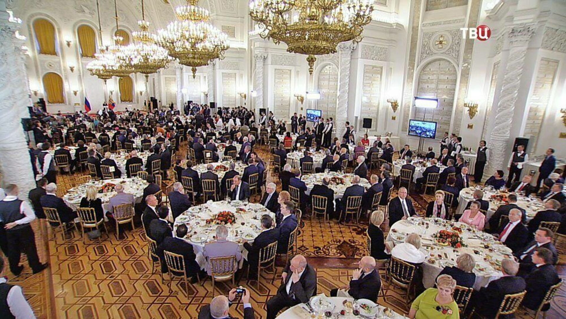 Какая правительственная организация была. Георгиевский зал Кремля банкет. Торжественный прием. Дипломатический прием. Торжественный обед.