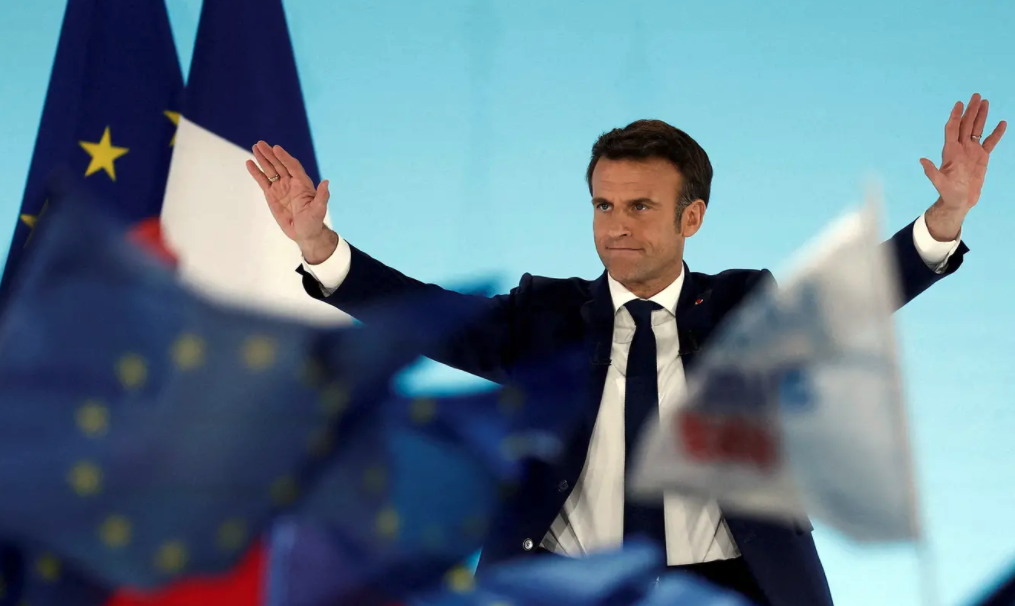 Emmanuel Macron leads first round of French presidential election