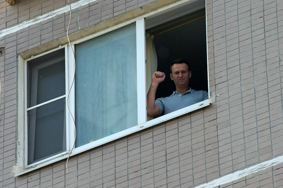 Alexey Navalny's apartment was arrested