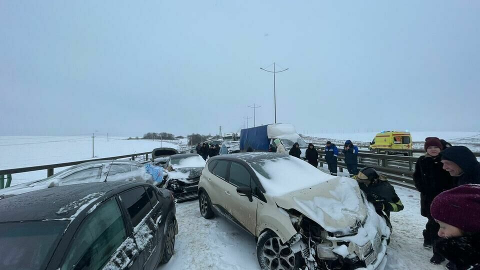 Snowfall on the M-4 highway led to a collision of over 50 cars near Tula