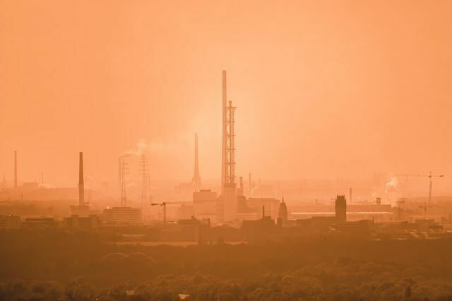 Orange sky and black lungs: why the clean air in Russia is only in projects