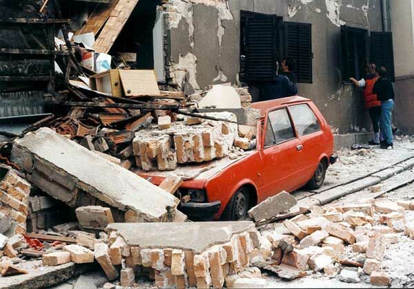 Photos of the NATO bombing of Yugoslavia in 1999 were mistaken for Ukrainian on the Internet