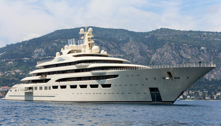 Sail away from everyone: during the pandemic, the super-yacht market has grown by leaps and bounds