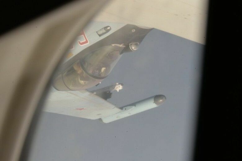 Russian Su-35 pilot frightened American pilot near Syrian border with unusual stunt