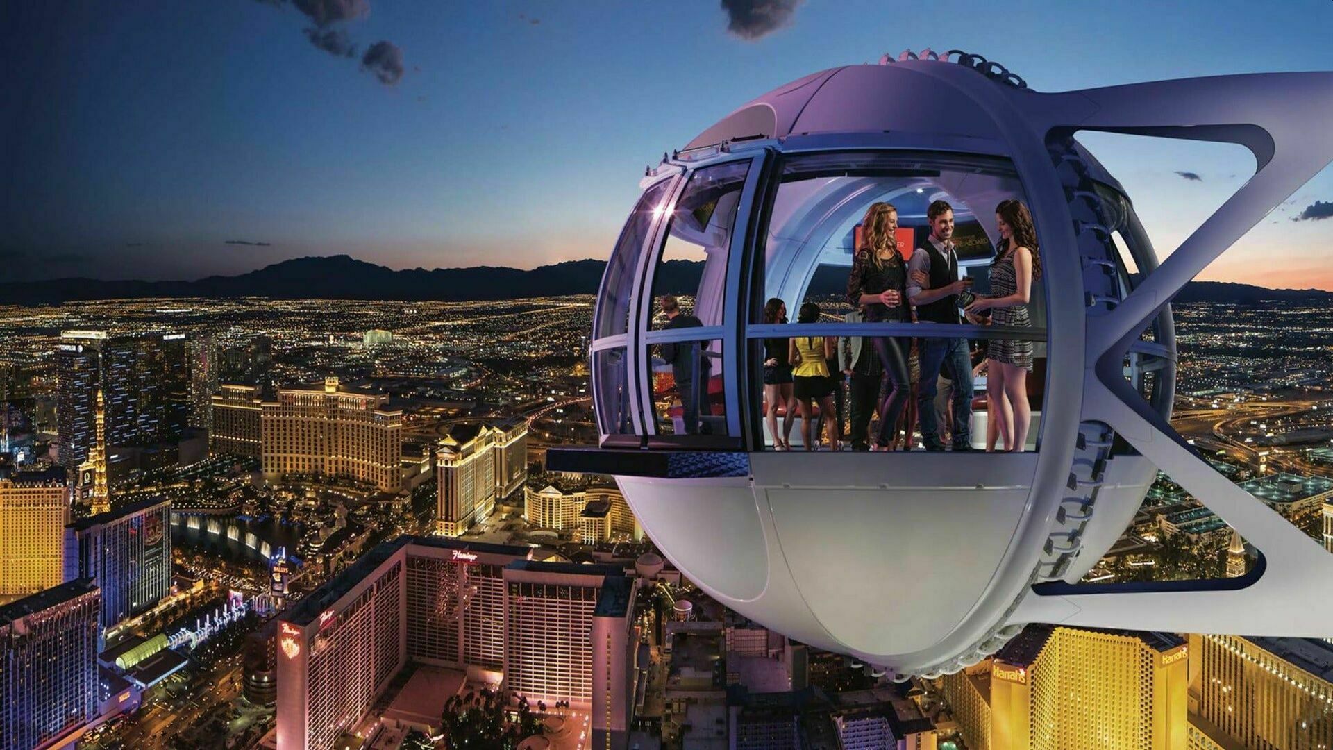 Passengers of the world's tallest Ferris wheel stuck in the air in Las Vegas