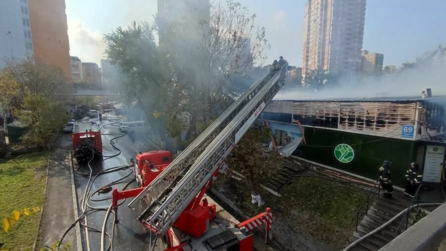70 people evacuated from the burning market in Vladivostok