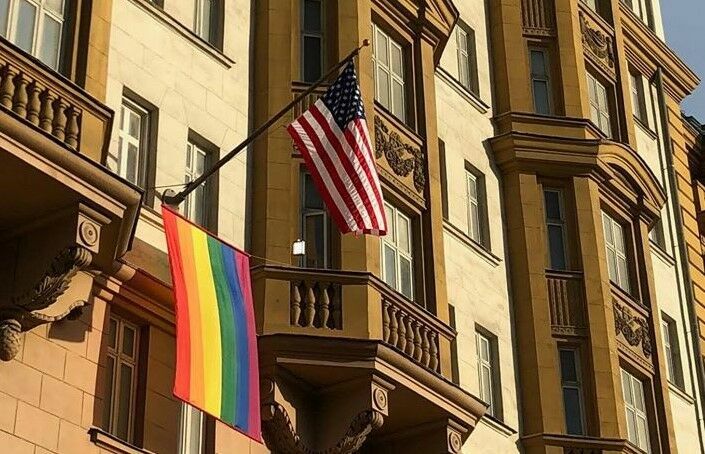 Photo of the day: US Embassy in Moscow celebrated LGBT flag anniversary