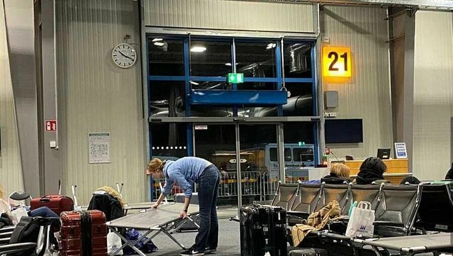 Вылетающие в Англию застряли в аэропортах Европы