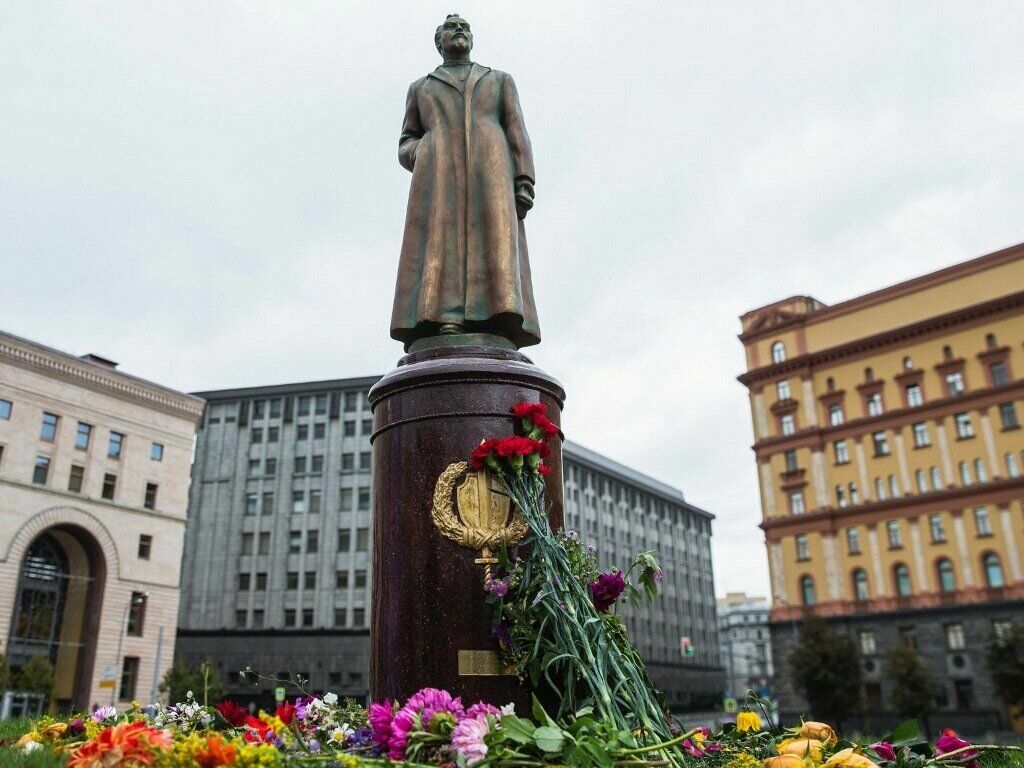 The Moscow prosecutor's office has declared illegal the demolition of the monument to Dzerzhinsky on Lubyanskaya Square