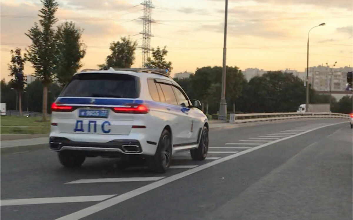 Moscow's traffic police got an expensive SUV BMW X7