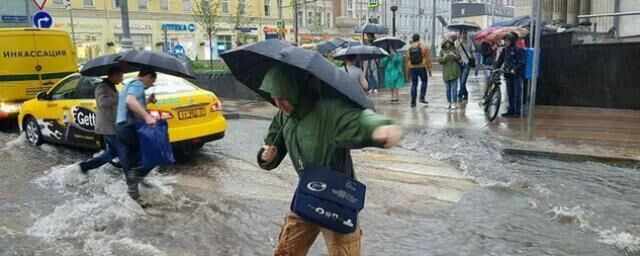 The most powerful autumn storm in 73 years hits Moscow