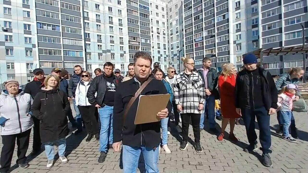 In Chelyabinsk, 500 people are trying to get compensation for new apartments with cracks