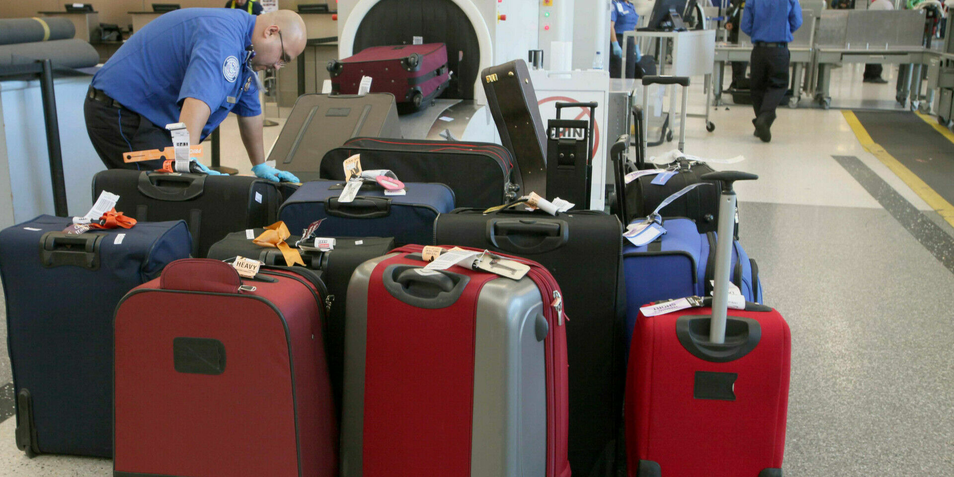 Echoes of the crisis: air passengers around the world complain about missing luggage and bad service