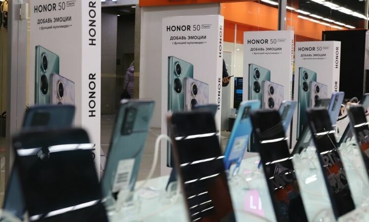 Media: Honor stopped deliveries of smartphones to Russia