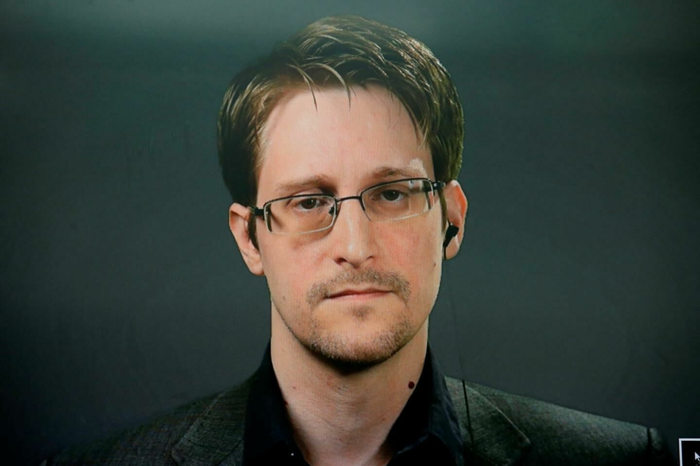 Snowden decided to become a citizen of Russia