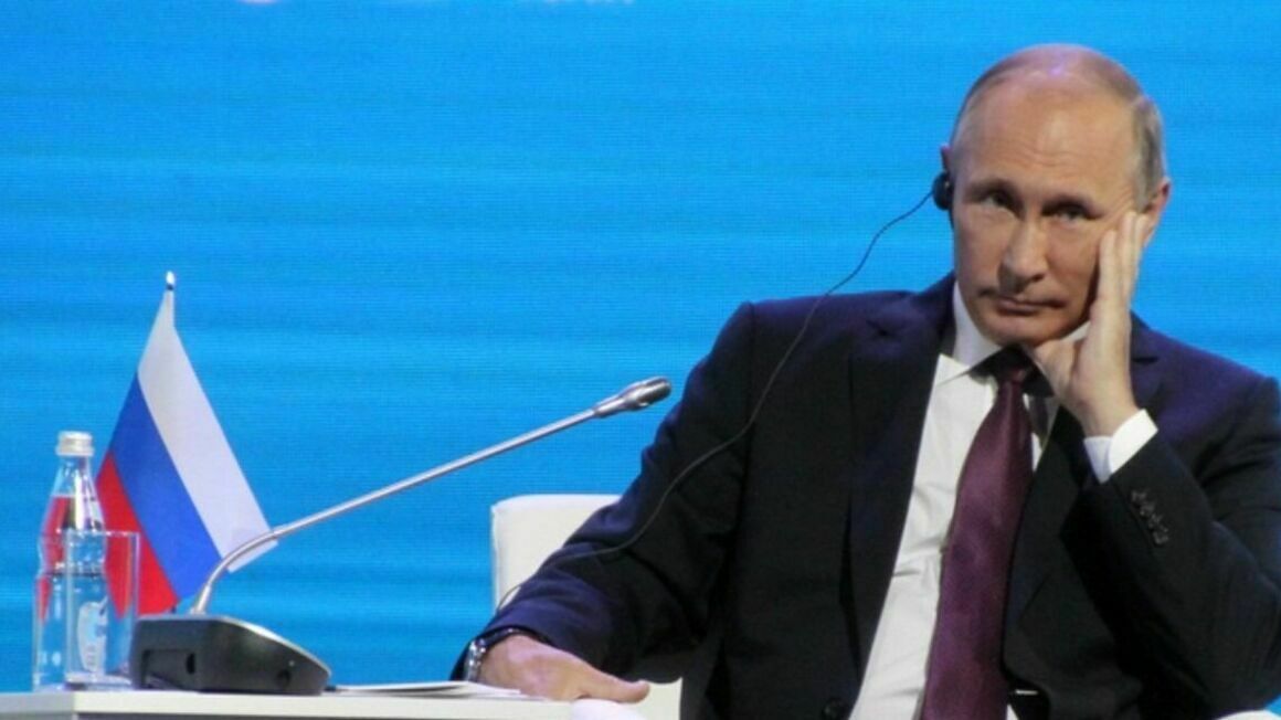 Joke of the day: Putin admitted that he himself would hardly listen to his Address