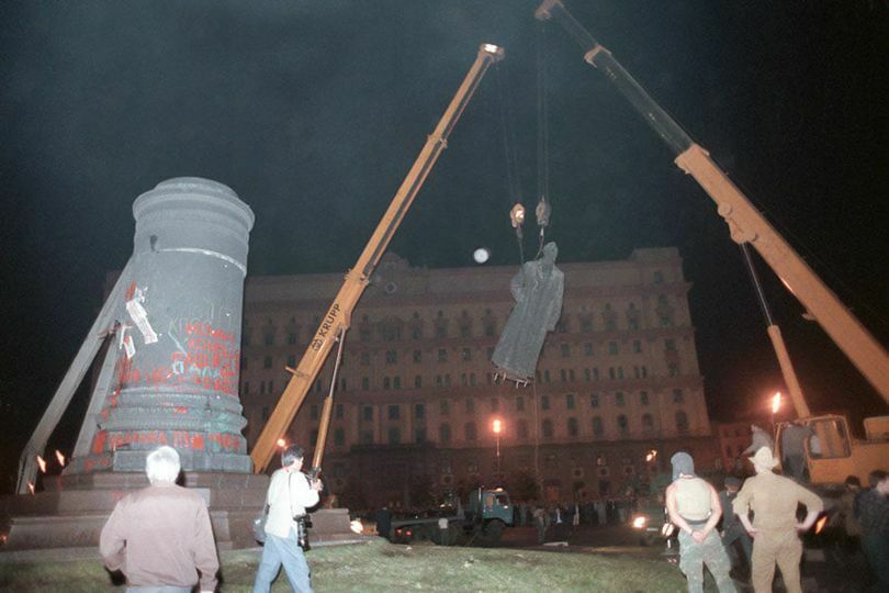 Voting started in Moscow on the choice of the monument on Lubyanka