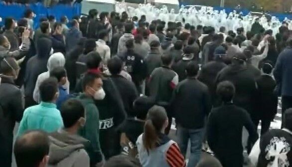 Animal grin of socialism: workers massively flee iPhone assembly plant in China