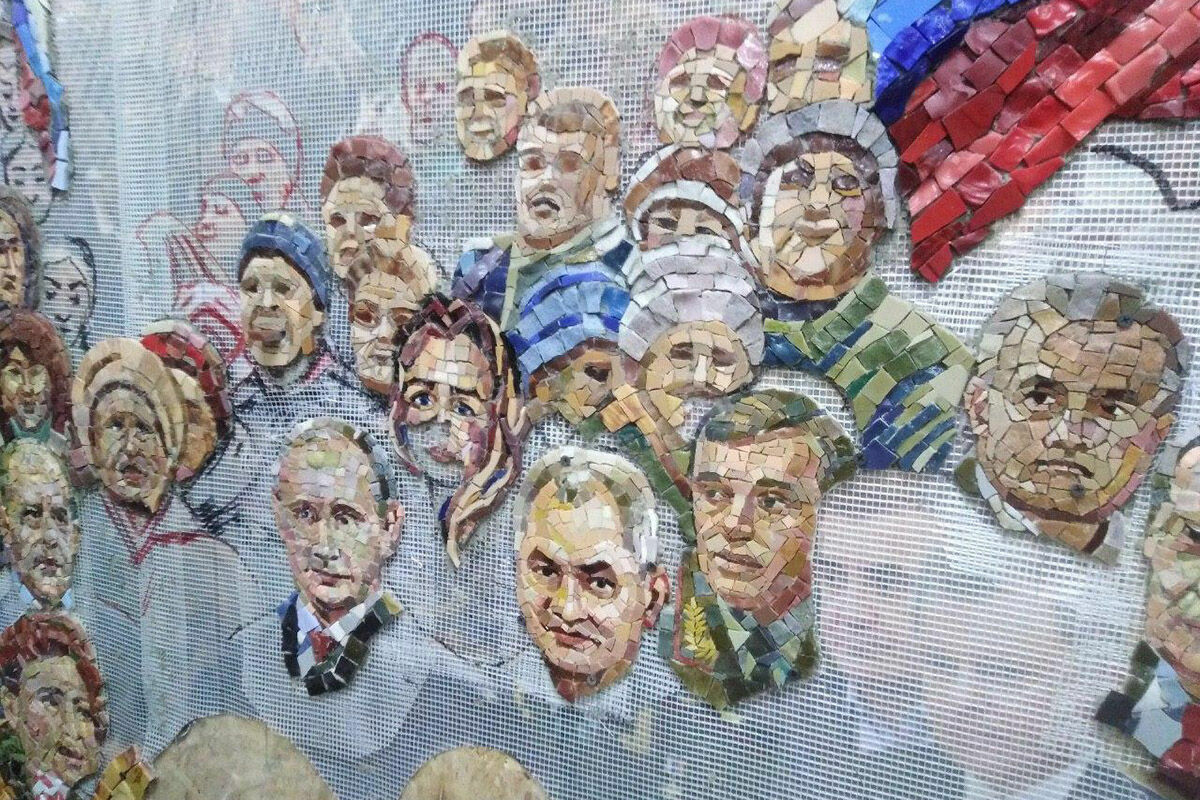 The depiction of Putin and Stalin portraits in the main temple of the army is explained by the tradition