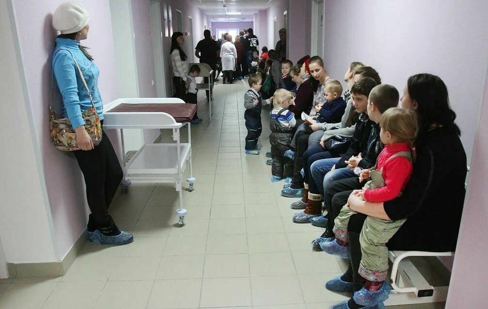 Queues and unsanitary conditions: Russians are unhappy with vaccinations in the regions