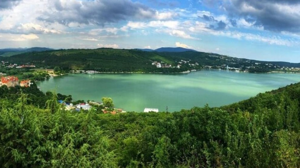 «Abrau-Durso» with a taste of sewage? Who litters the famous lake