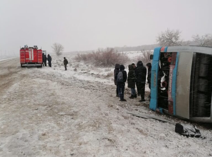 A bus with 30 passengers capsized near Astrakhan