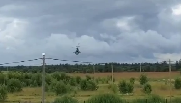 A helicopter with Russian Guard soldiers landed hard near St. Petersburg (video)