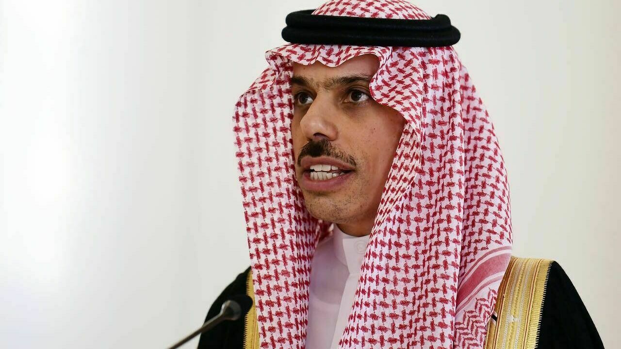 Prince Faisal: "Riyadh is ready to help a peaceful settlement in Ukraine"