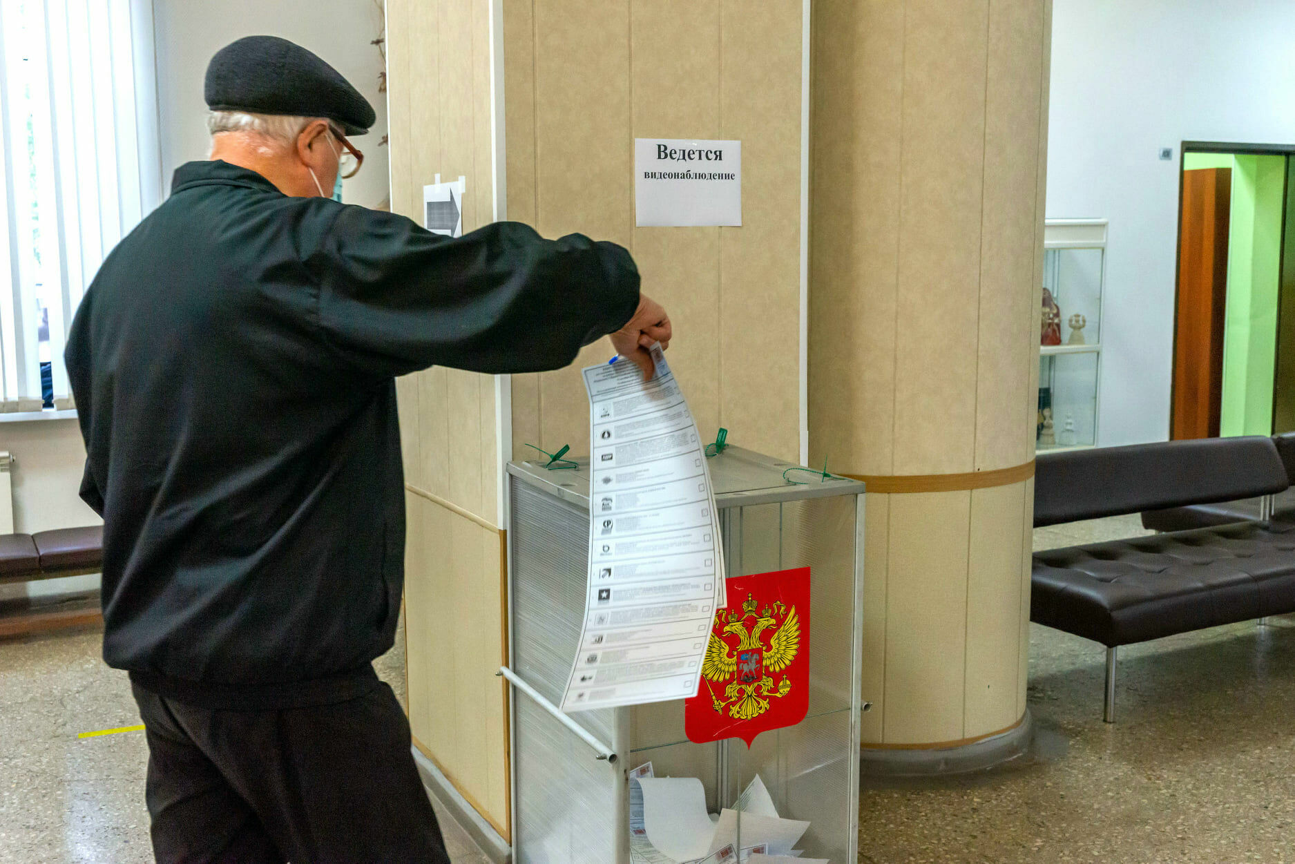 Elections in Russia: foreign media analyze, joke and lie