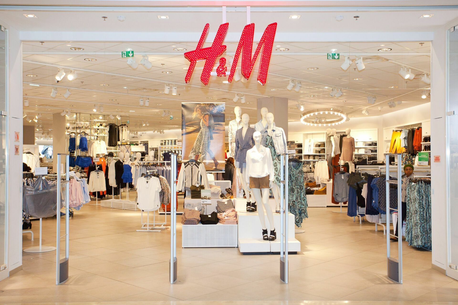 The Primorsky court dismissed the lawsuit against H&M on discrimination against Russian buyers