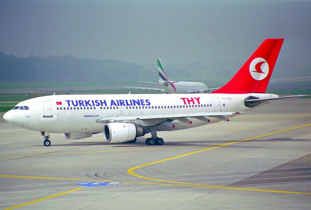Turkish Airlines stopped selling tickets to Russians from Turkey to third countries