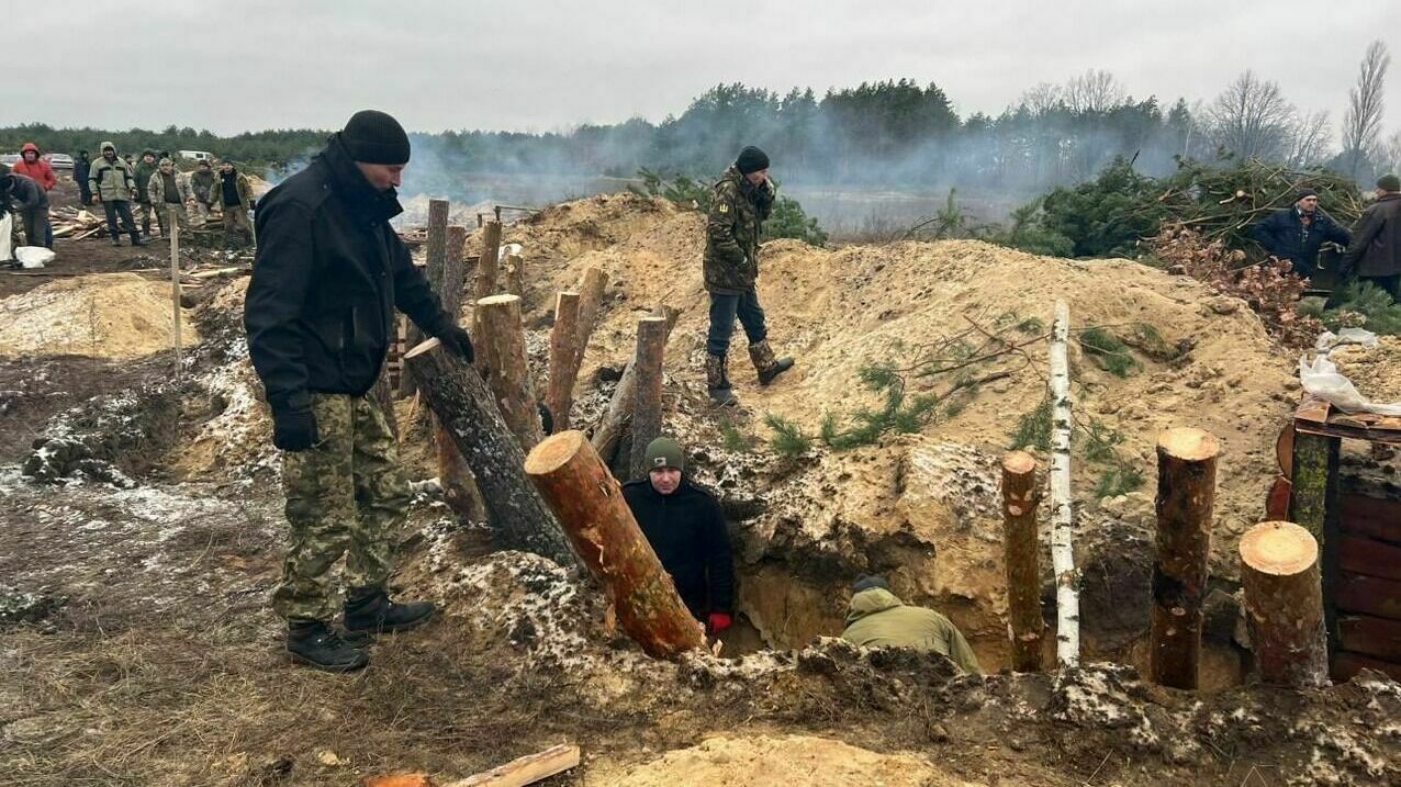 In the Rivne region of Ukraine, fortifications are being built on the border with Belarus