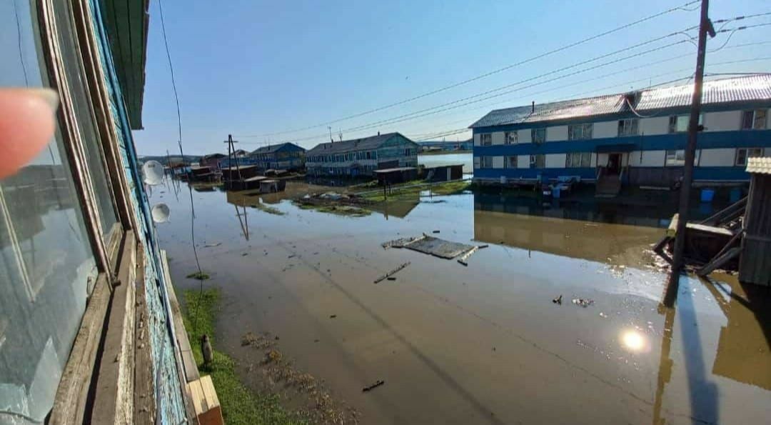 In Yakutia, water broke through the dam and flooded Verkhoyansk